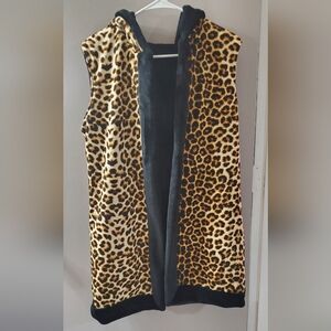 Heathmoor Reversible Leopard Print Vest. Leopard Or Black